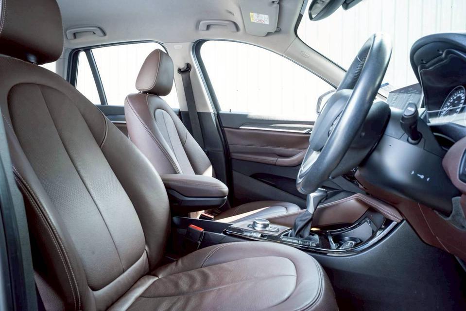 BMW X1 2.0 sDrive18d xLine ปี 2017 สีดำ โฉม F48 ปี16-23 รูปที่ 9