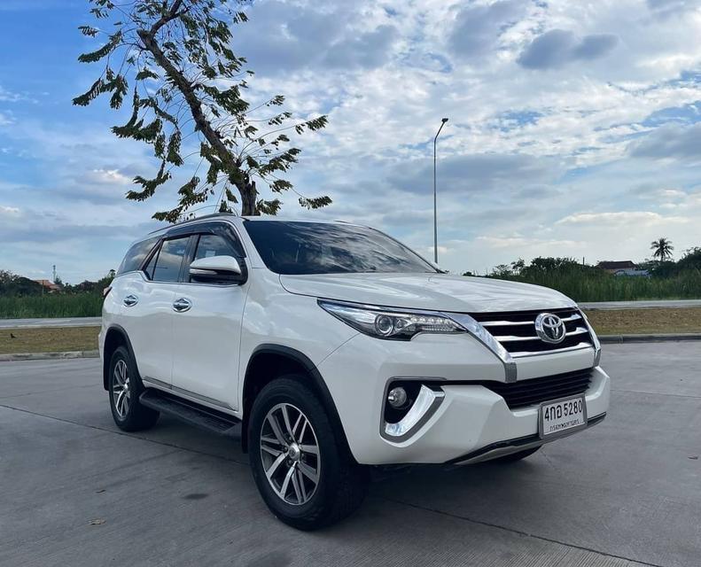 NEW #TOYOTA #FORTUNER 2.4 V 2WD ปี 15 สีขาว 4