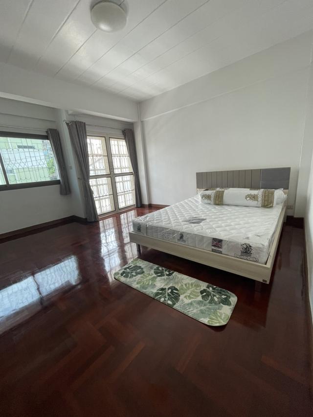 ขายพร้อมผู้เช่า ทาวน์เฮ้าส์ 3 ชั้น รามคำแหง 78 แยก 2 หมู่บ้านเดชา 2 ซอย2 ทำเลดี เดินทางสะดวก 6