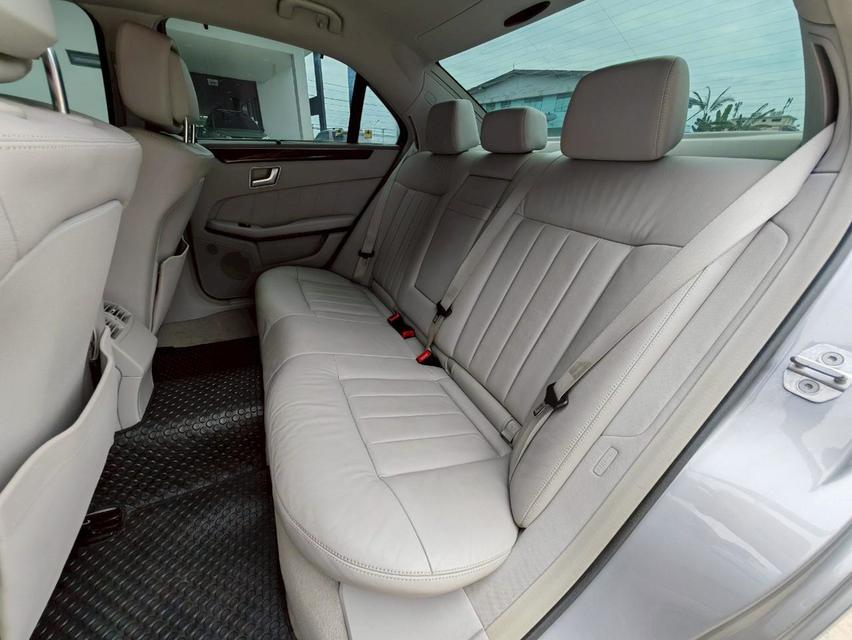BENZ  E200 CGI 1.8 W212 10