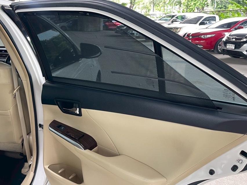 ขาย Toyota Camry 2.5Hybrid ปี16 14