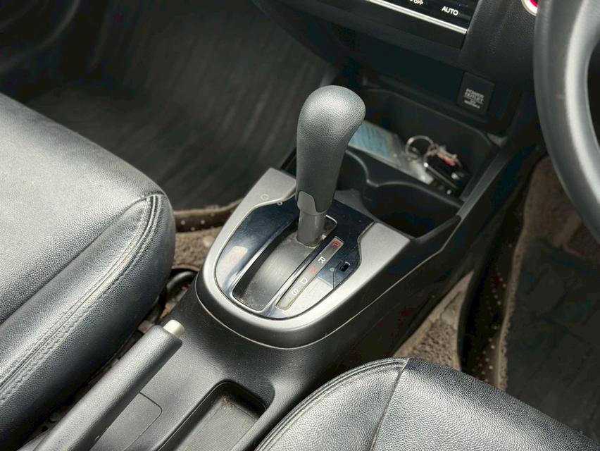 HONDA JAZZ GK 1.5 RS top (MNC) Y2017 สีเทา ออโต้ 18