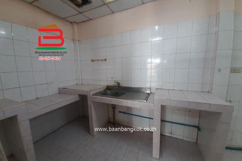 ทาวน์เฮ้าส์ หมู่บ้านพิศาล (ท่าข้าม 30) (ใกล้เซ็นทรัลพระราม 2) เนื้อที่ 18 ตรว.แขวงแสมดำ เขตบางขุนเทียน 12