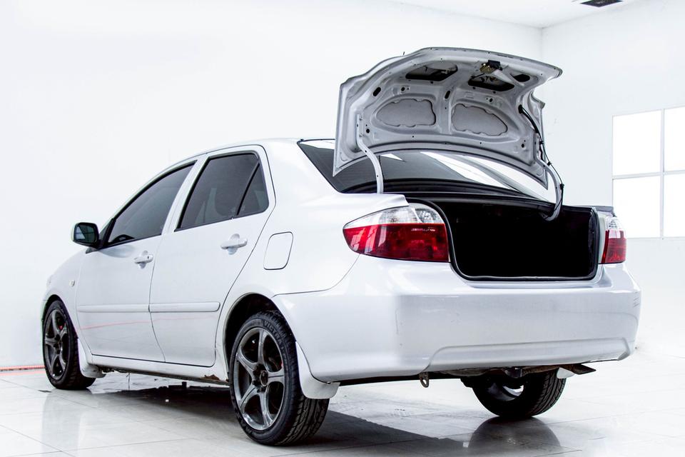 TOYOTA VIOS 1.5 E 2003 6