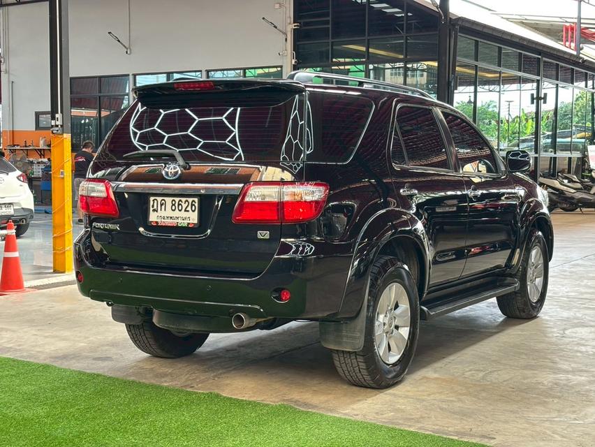 TOYOTA FORTUNER 2.7 V ปี2011 4