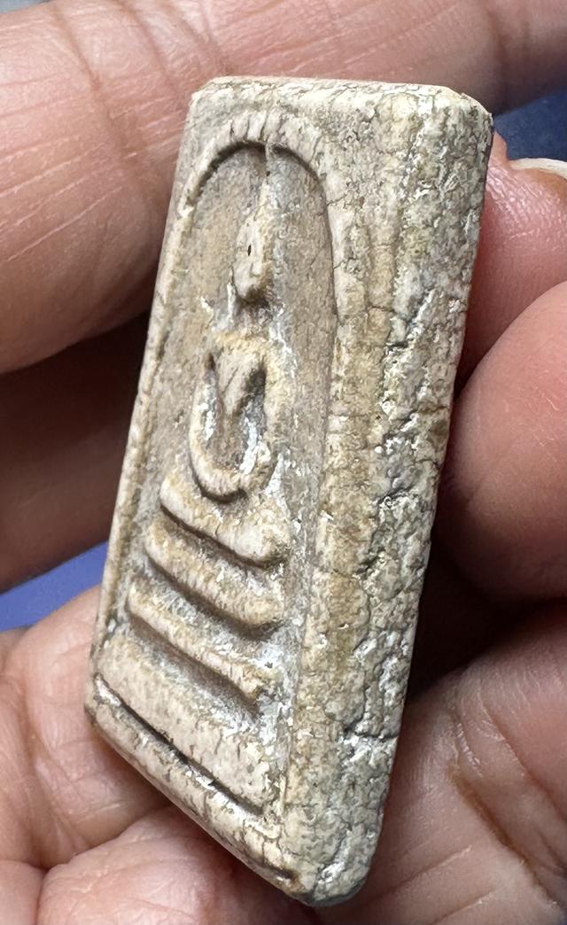 พระสมเด็จพิมพ์ใหญ่  พระผ่านการบบูชา รูปที่ 4