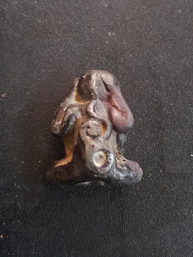 พระปิดตาเนื้อสำริดไม่ทราบที่มา รูปที่ 3