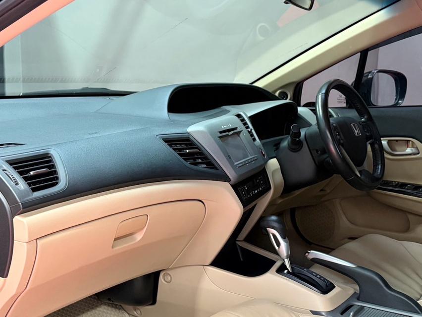  2014 HONDA CIVIC FB 1.8 E NAVI รถสภาพสมบูรณ์ พร้อมใช้งาน รถวิ่งน้อย ประวัติศูนย์ครบ ไม่เคยมีอุบัติเหตุครับ 11