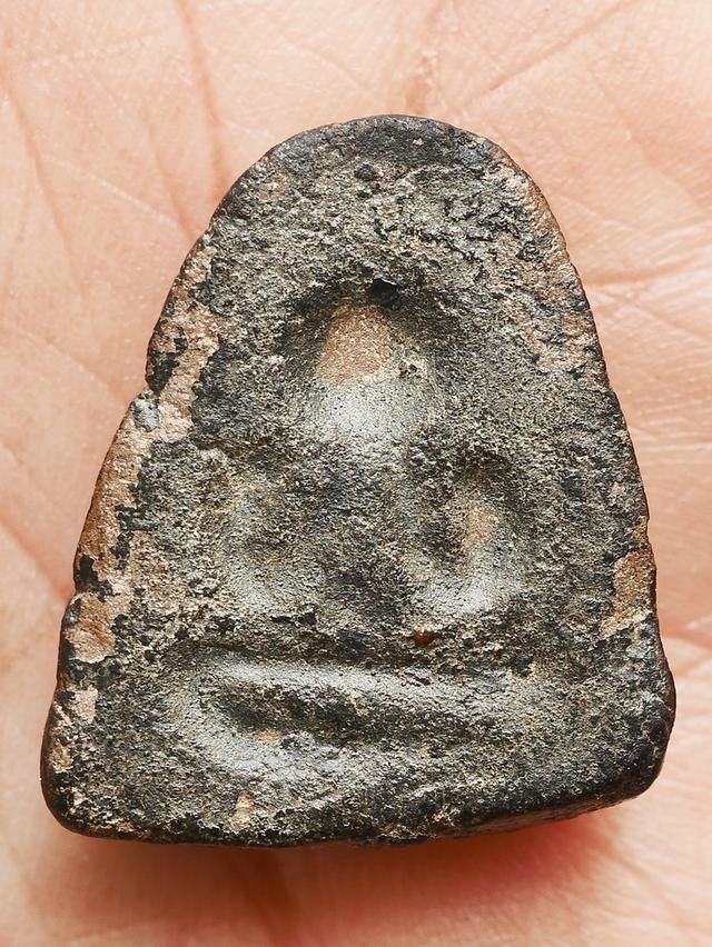 พระปิดตาหลังแบบ หลวงพาอแก้ว วัดเครือวัลย์ พิมพ์กลาง ขนาด 2.0x2.5 ซม. หายากมาก รูปที่ 8