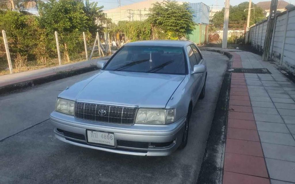 Toyota Crown ปี 1998