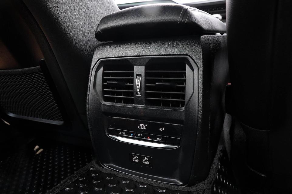 BMW 330e M Sport ปี 2021 16