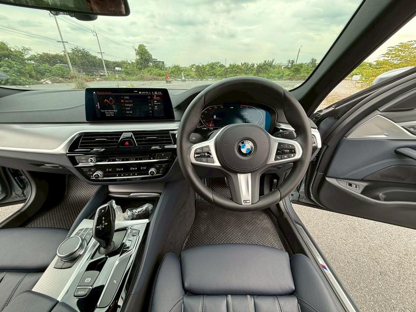 BMW 520 d M-Sport ปี 20 สีเทา ดีเซล ไมล์น้อย 71000 โลแท้ๆ เจ้าของมือเดียวสภาพเหมือนป้ายแดง รถสีเดิม รถออกศูนย์ millennium รูปที่ 10
