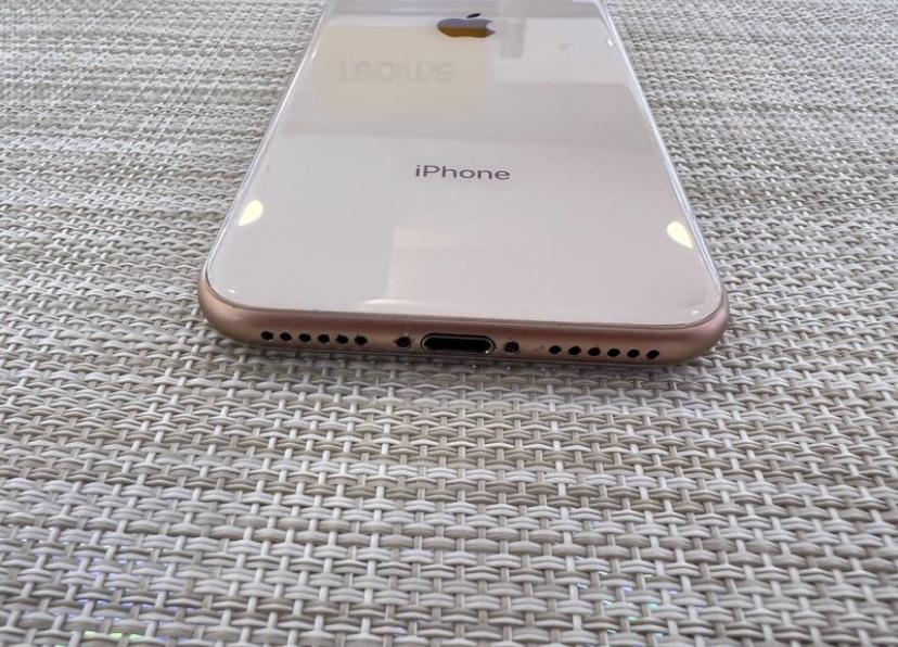 iPhone 8 สีทอง 256gb 3