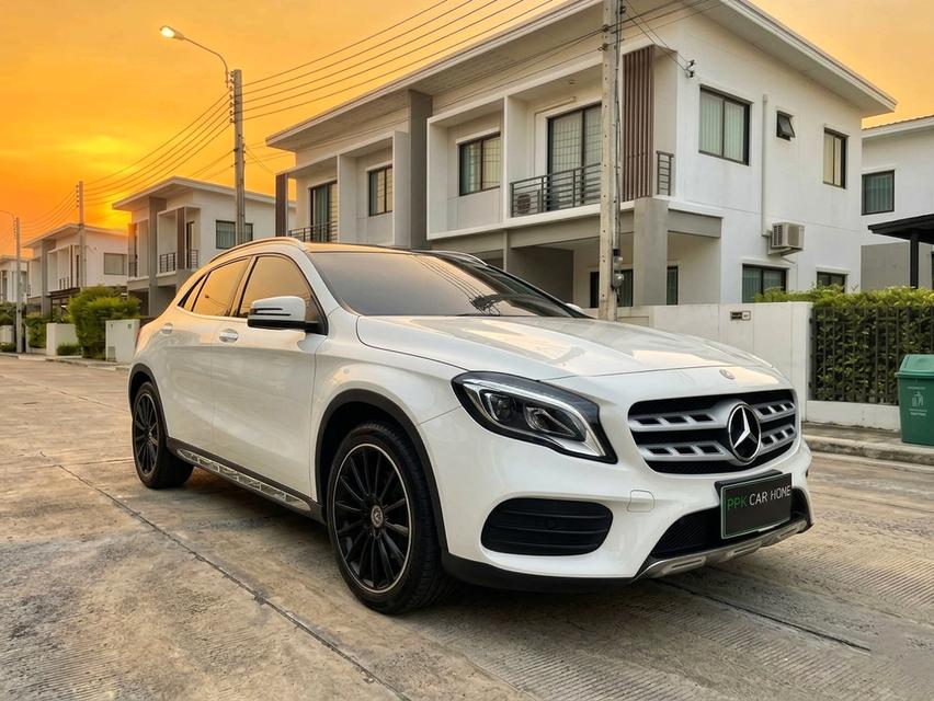 ปี2018 BENZ GLA250 AMG facelift TOP มีใบรับรองการตรวจสภาพ