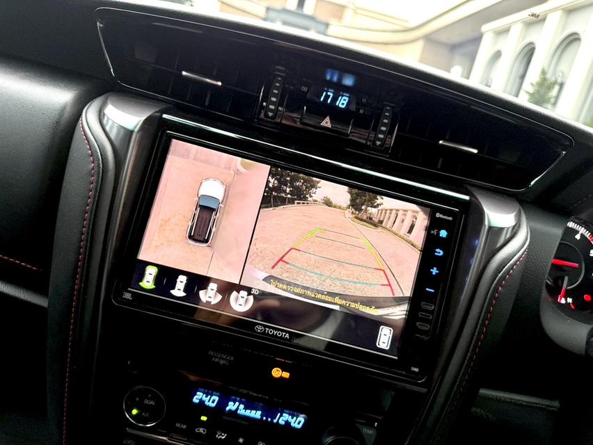 FORTUNER 2.8 GR SPORT BLACK TOP 4WD รูปที่ 16