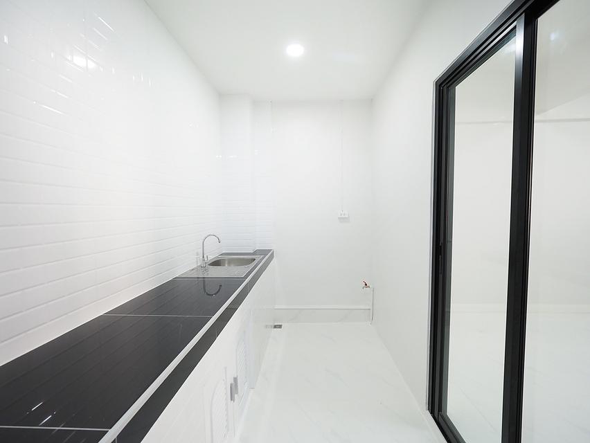 ขายทาวน์เฮ้าส์ 3 ชั้น ม.บัวทองธานี ขนาด 16 ตรว. 3นอน 3น้ำ [บางใหญ่-กาญจนาภิเษก] ขาย 1.65ล้าน 9