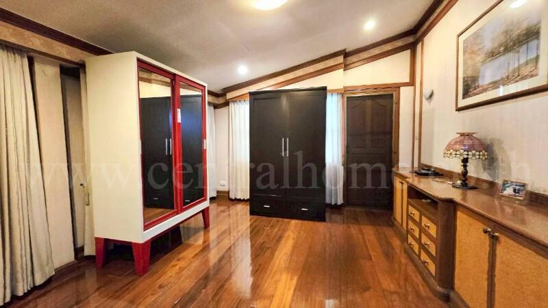 บ้านเดี่ยว 2 หลัง พื้นที่ 387 ตร.วา ซอย ติวานนท์ 46 ใกล้รถไฟฟ้าสายสีชมพู 13