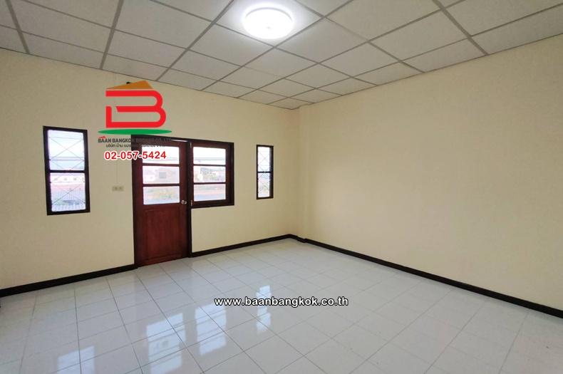 ขาย/เช่า ทาวน์โฮม เนื้อที่ 16 ตร.ว. หมู่บ้านฉัตรณรงค์วิลล่า 5, ใกล้ตลาดชัชวาล ถนนลำลูกกา(คลอง7) ตำบลบึงคำพร้อย อำเภอลำลูกกา ปทุมธานี 10