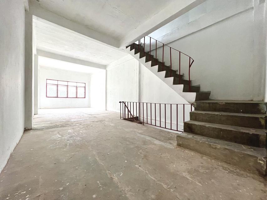 ✨ขายด่วน ตึกแถว 2 ชั้น (ต่อเติมเพิ่มเป็น 3 ชั้น) ทำเลดี ซอยเอกชัย 62 เดินเข้าซอยเพียง 100 เมตร ใกล้ตลาดปิ่นทองและ Big C บางบอน 7