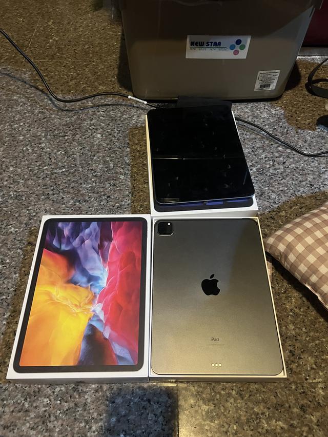 ขายiPadPro11นิ้วสีดำ256กิ๊กสูนTrueมีกล่องไร้รอยตกใช้งานดีถูกๆ รูปย่อยที่ 2