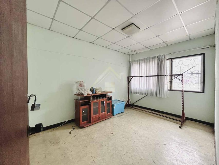 ทาวน์เฮ้าส์ 2 ชั้น หมู่บ้าน ร่มเงาไม้ ซ. วัดลาดปลาดุก บางบัวทอง 6