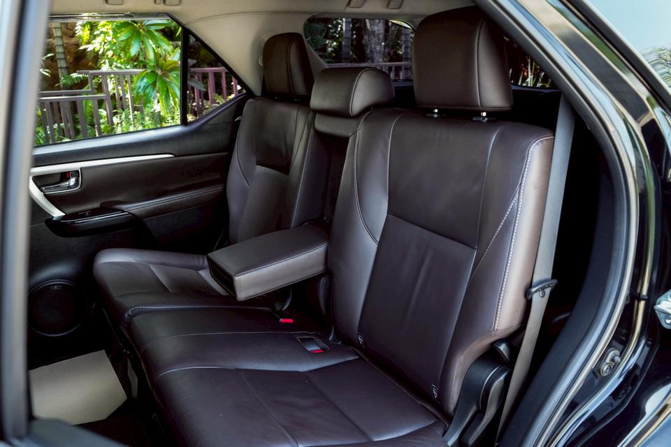 รหัสรถ CBL3595 TOYOTA FORTUNER 2.4 V AT 2017 12