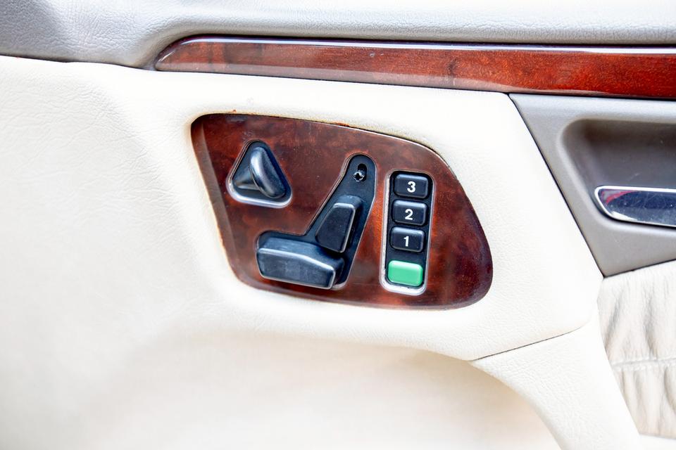 Benz E230 ปี1997 สวยสภาพดี  16