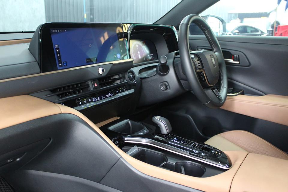รหัสรถ JRS1570 Toyota crown sport Z 2.5Hybrid 2024 ตัวtop 12