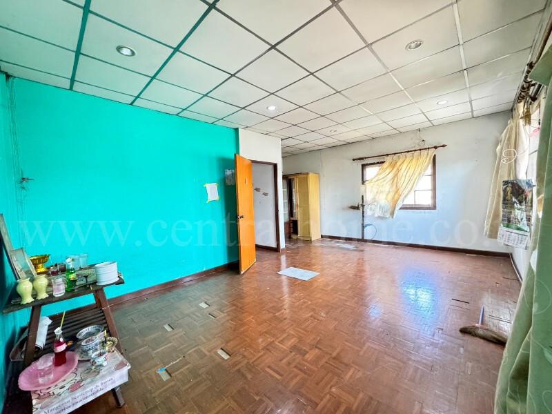 ทาวน์เฮ้าส์ ศิริวรรณ - ชวนชม บางบัวทอง หลังริม 11