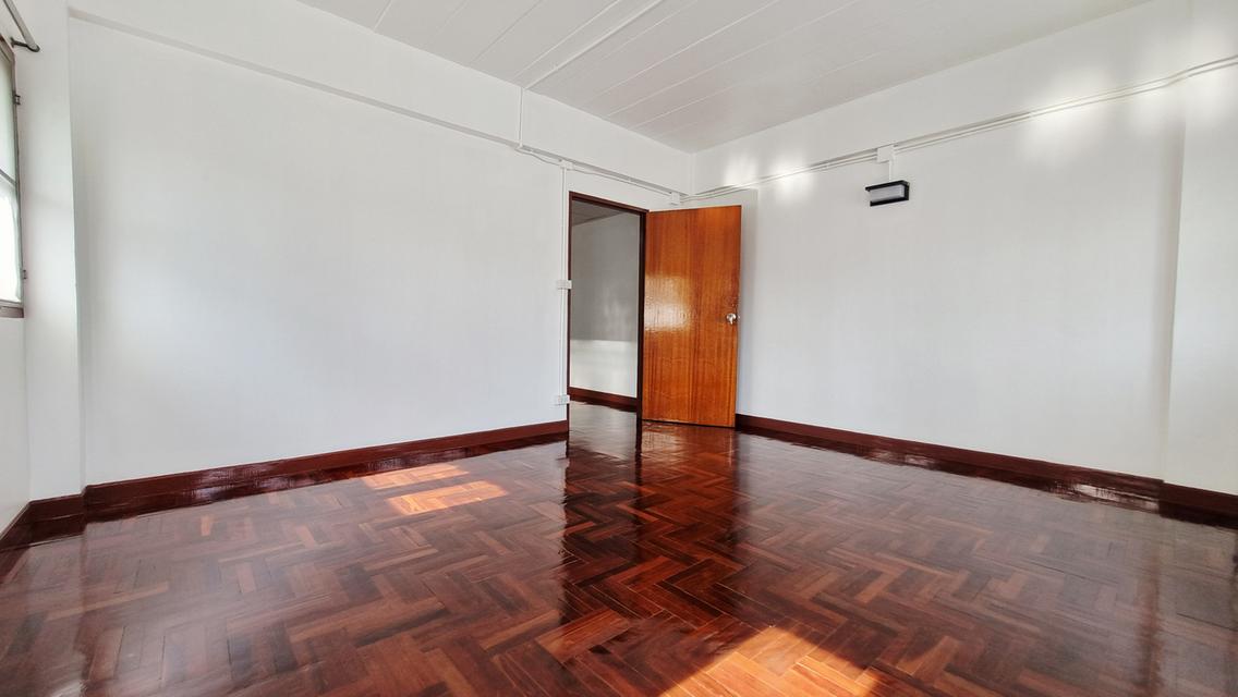 บ้านทาวน์เฮ้าส์ 3 ชั้น 16