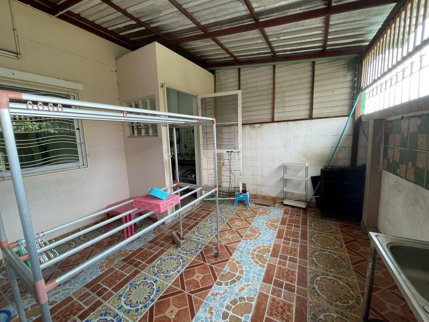 หมู่บ้านสุขสำราญ ลีฟวิ่ง (ประชาอุทิศ 90) ถนน รพช.ประชาอุทิศ ต.คลองบ้านสวน อ.พระสมุทรเจดีย์ จ.สมุทรปราการ 10