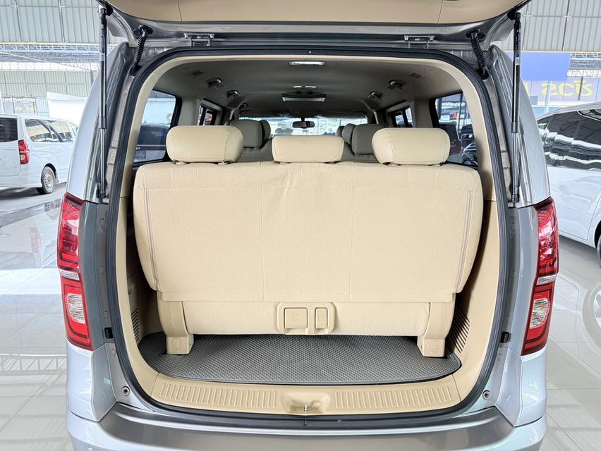 Hyundai H-1 2.5 Deluxe (ปี 2018) Wagon AT 19