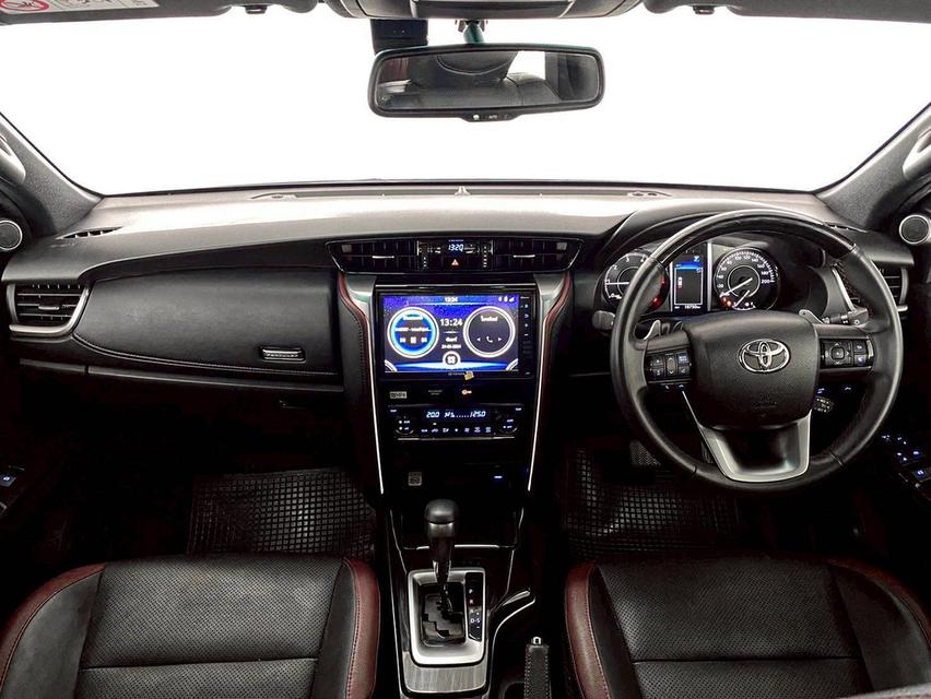 Toyota Fortuner  2.4 Legender ปี 2022 ใหม่มาก ไมล์น้อยสุดๆในตลาด 7