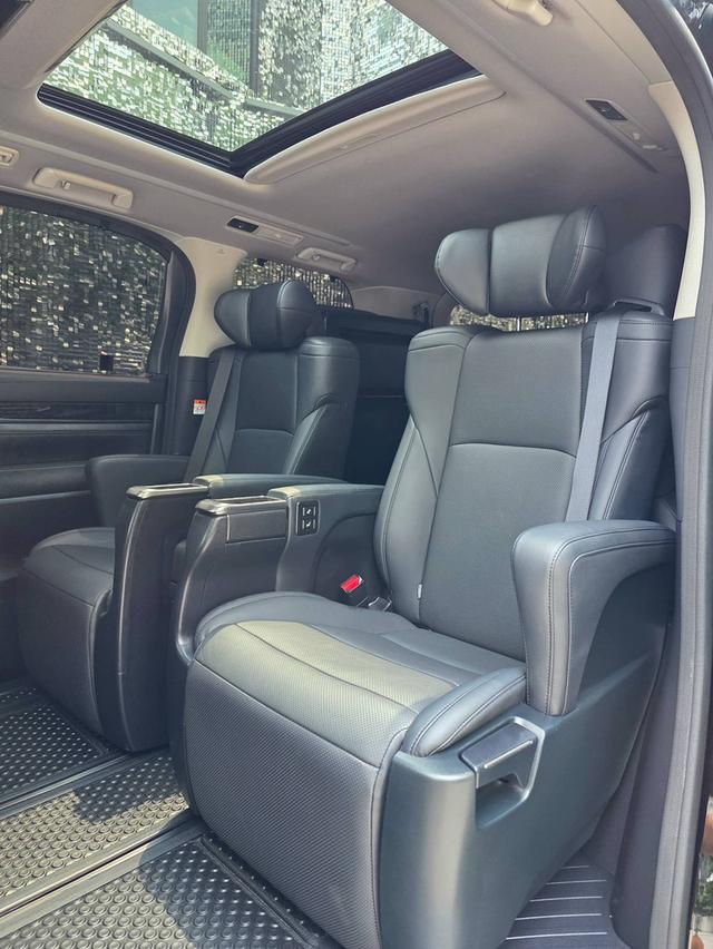 Toyota ALPHARD 2.5SC PACKAGE สีดำ ปี 2023 ไมล์ 30,000 กม. รูปที่ 11