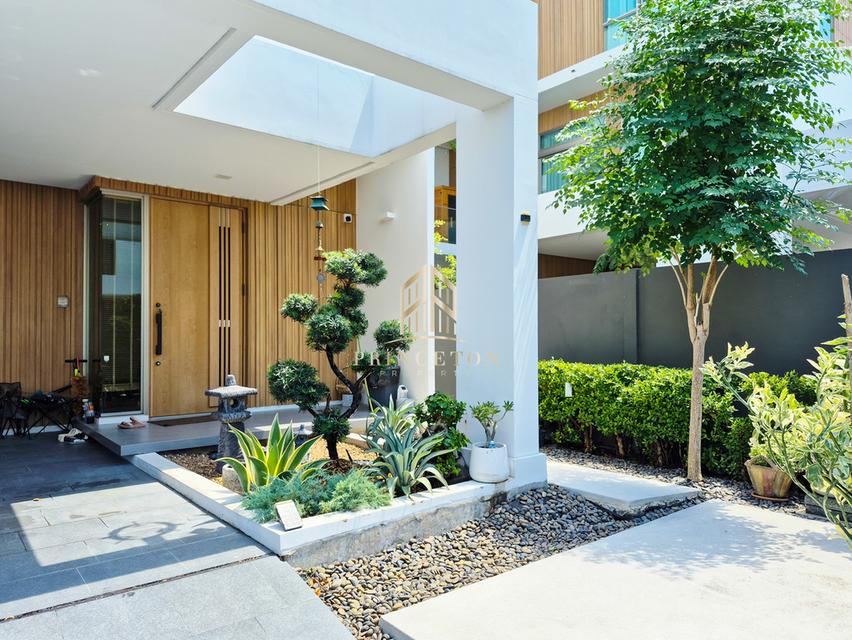 VIVE Rama 9 – Luxurious 3-Story Home in Modern Japanese Design 3