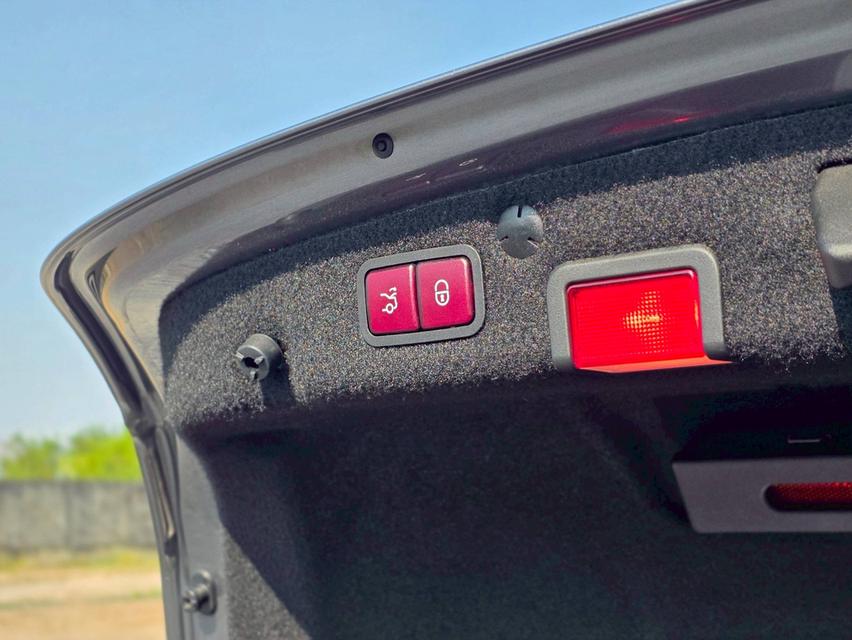 รหัสรถ NC8998 C350e Plug-In HYBRID AMG Dynamic [W205]ปี : 2018 (รุ่นปี 2017) รูปที่ 8