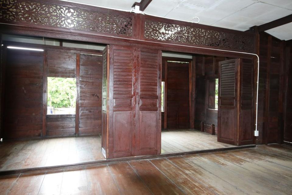 ขายบ้านพร้อมที่ดิน บ้านไม้เรือนไทย 3 ห้องนอน ติดคลองบางขุนเทียน ทำเลดี ใกล้ BTS วุฒากาศ 150 ม. 6