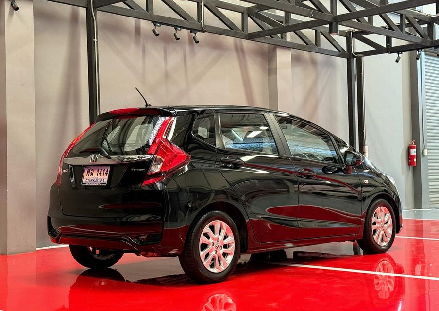 2019 HONDA JAZZ GK V+ รถมือเดียวออกป้ายแดง รถวิ่งน้อย ประวัติศูนย์ครบ รถไม่เคยมีอุบัติเหตุครับ