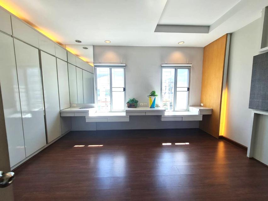 ขายบ้านกลางเมือง สวิสทาวน์ เกษตร–นวมินทร์ ทาวน์โฮม 3 ชั้น หลังใหญ่ หลังมุม รูปที่ 9