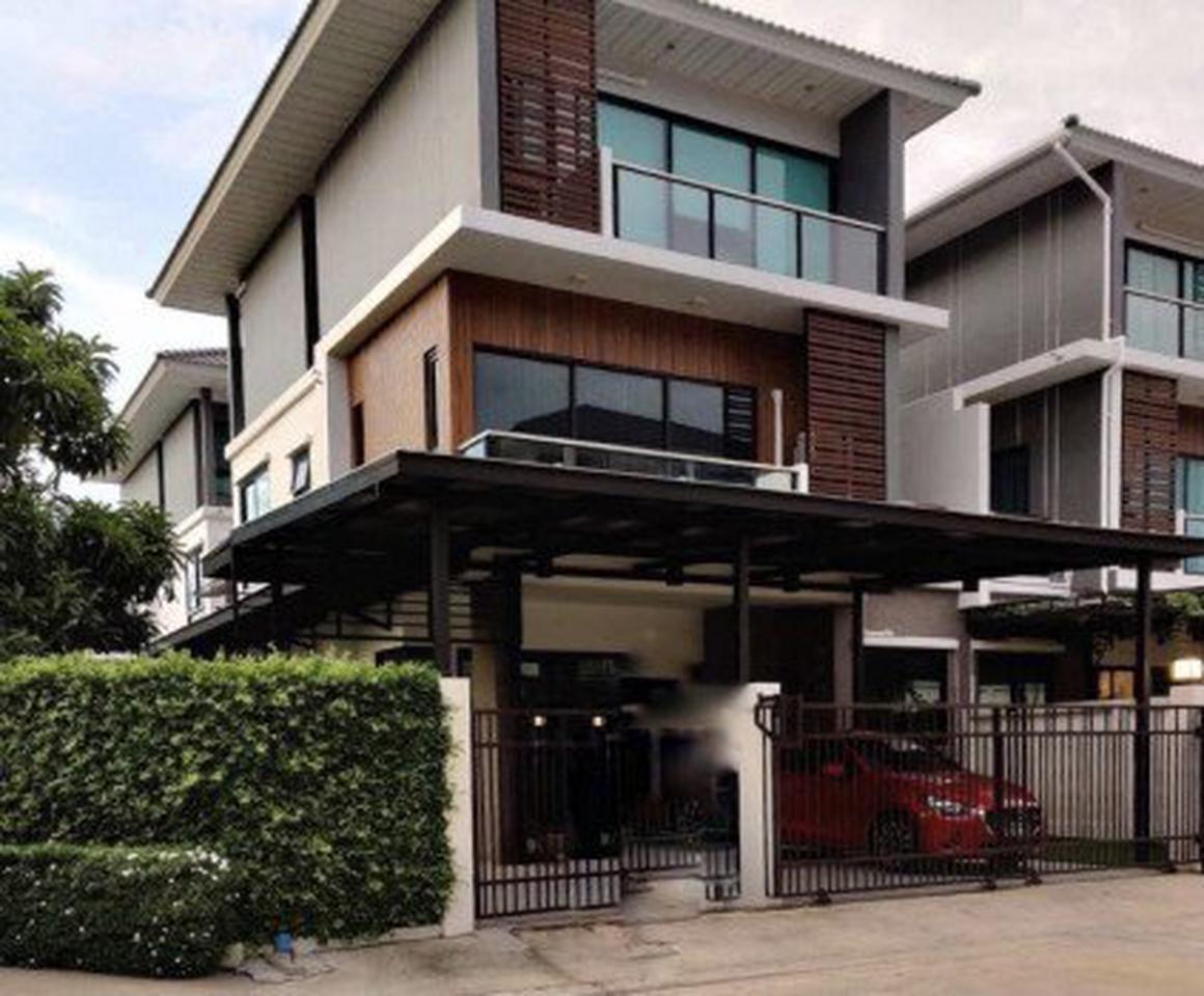 ขาย บ้านแฝด หลังมุม เฟอร์ครบ ศุภาลัย เอสเซ้นส์ ลาดพร้าว 243 ตรม. 56 ตร.วา รูปที่ 1