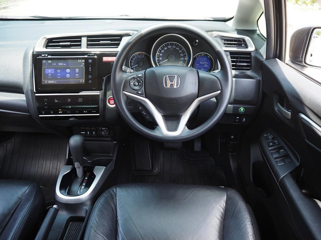 HONDA JAZZ 1.5 V+ ปี 2015 โฉมGK เกียร์AUTO สภาพนางฟ้า รูปที่ 4