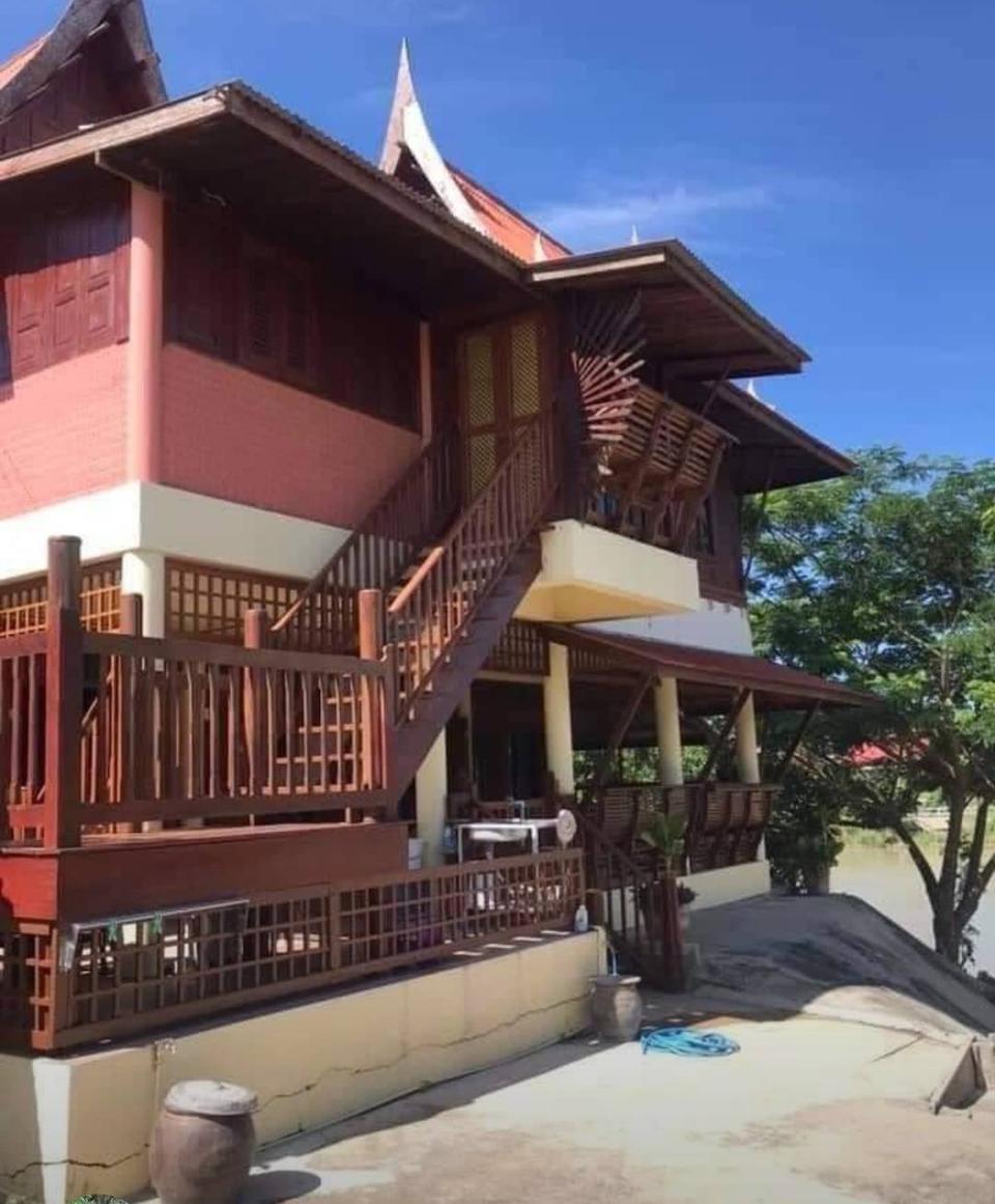 L821 ขายบ้านเรือนไทยริมเจ้าพระยา 200 กว่าตรว รวมที่งอกเกือบไร่ แยกกำนันดิเรก พระนครศรีอยุธยา