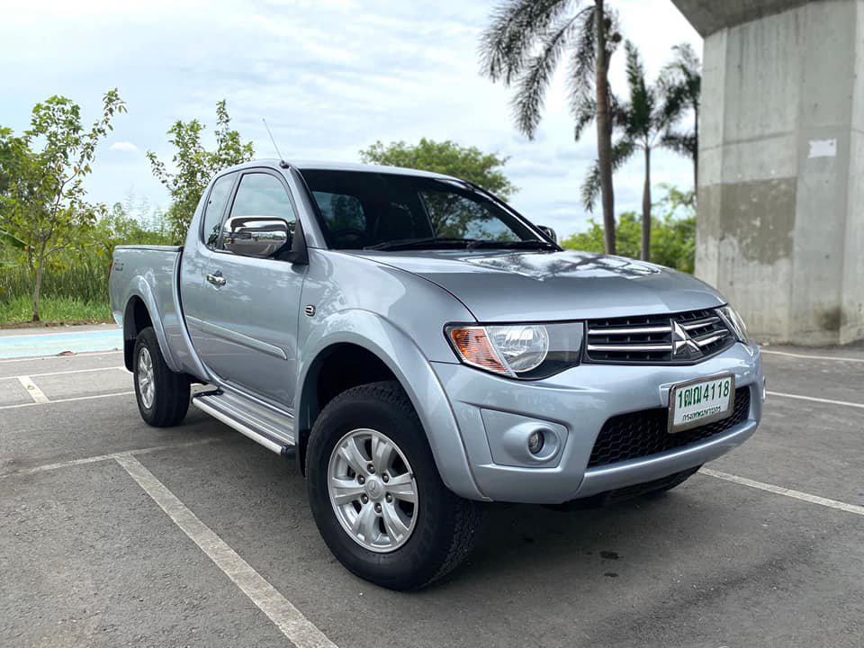 Mitsubishi Triton 2.5 GLX Plus ปี 2014  ประวัติศูนย์มือเดียวป้ายแดง เดิมบาง