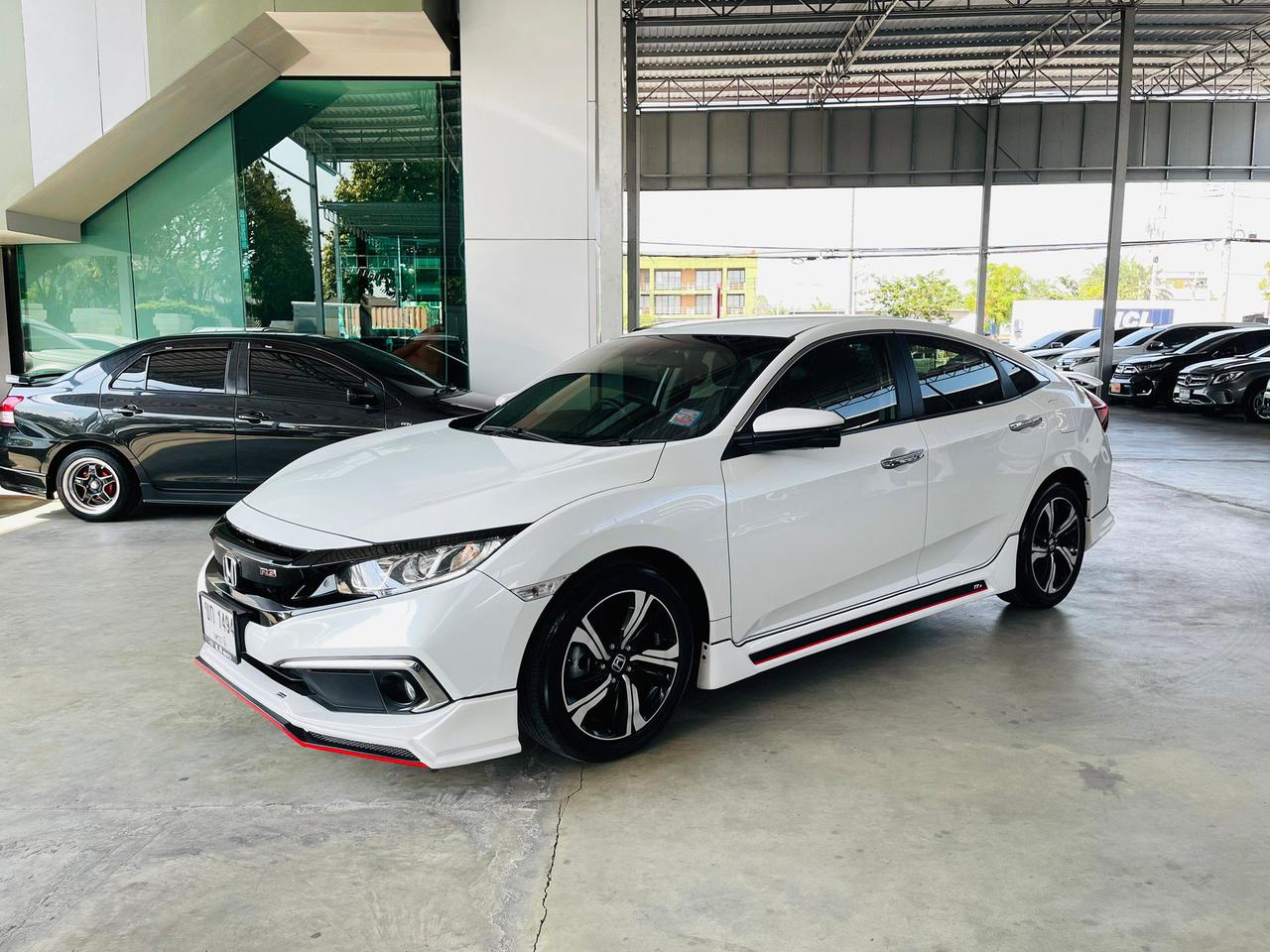 2019 HONDA CIVIC FK 1.8EL เครดิตดีฟรีดาวน์