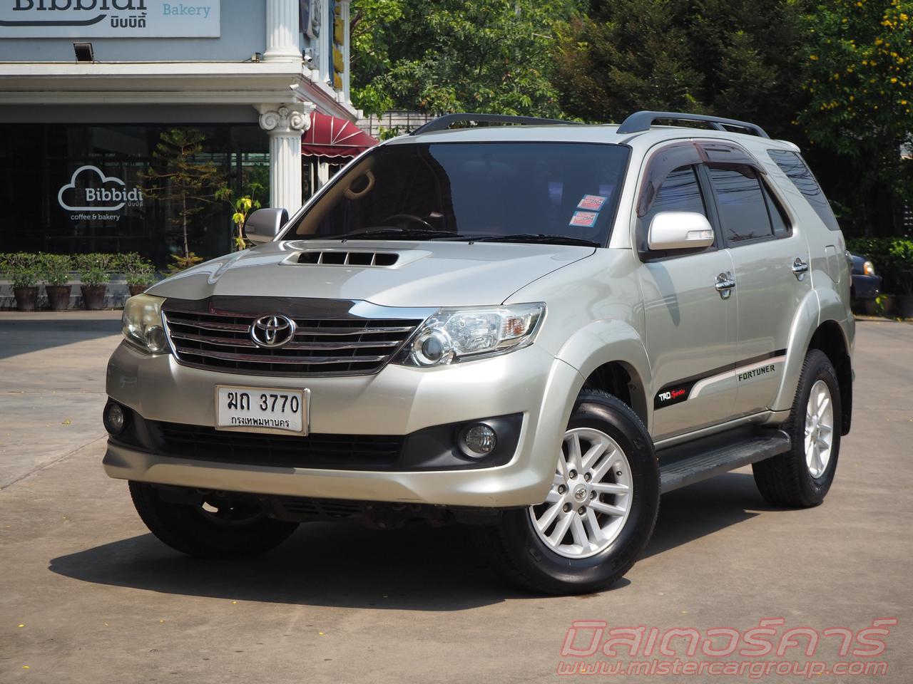 2012 TOYOTA FORTUNER 3.0 V VNTURBO *ดบ.เริ่ม 2.79% ฟรีดาวน์ แถมประกันภัย รูปที่ 1