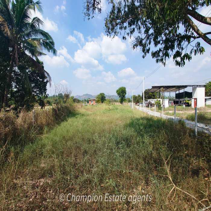 ขาย ที่ดิน ถมแล้ว นครนายก ต.เขาพระ ถนนสุพรรณิการ์ 2 งาน 65.1 ตร.วา ทำเลดี