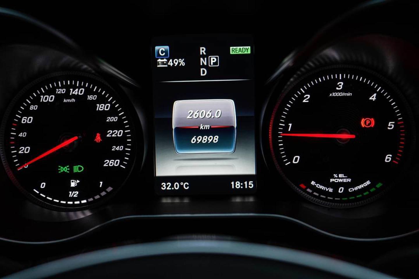 Mercedes Benz C300 BlueTec HYBRID AMG Dynamic 2015 รูปที่ 4
