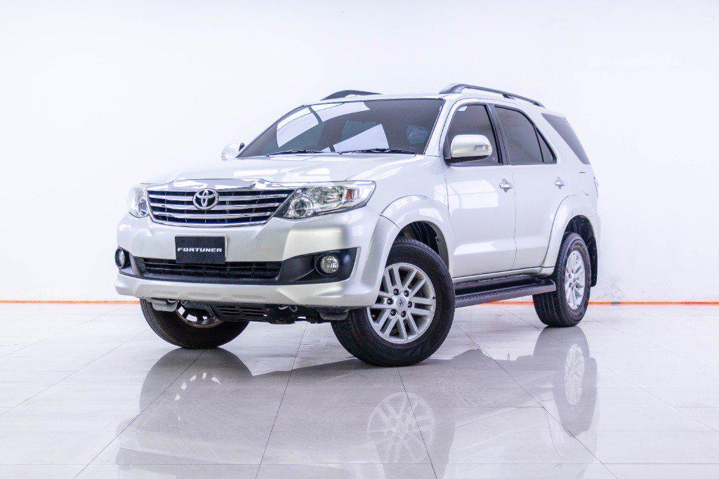 2012 TOYOTA FORTUNER 2.7 V 2WD  ผ่อน 4,867 บาท 12 เดือนแรก