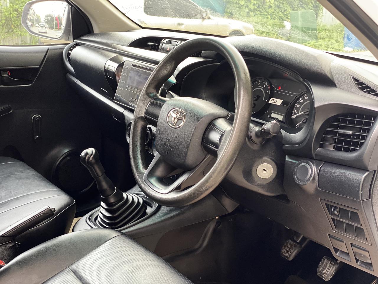 Toyota Revo 2.4 j MT ปี2015 ตอนเดียว รถสวย น้อตไม่ขยับสี แถมฟรีหลังคาแครี่บอย แอ รูปที่ 3
