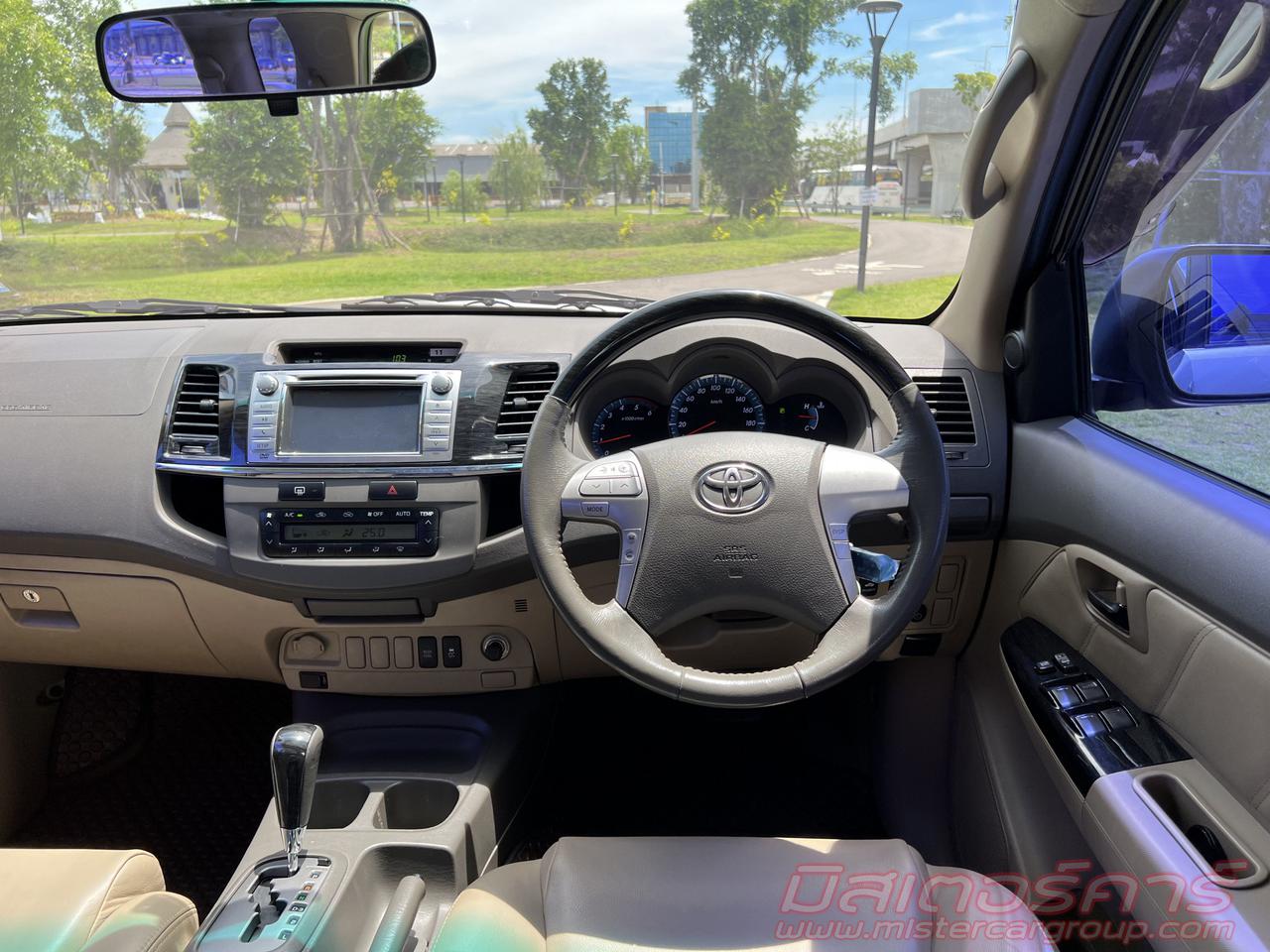 2012 TOYOTA FORTUNER 3.0 V VNTURBO รูปที่ 4